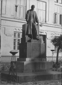 KROSNO - Pomnik Ignacego ukasiewicza; FOT: T. Hermaczyk; WYD: BW "Ruch" 1972
